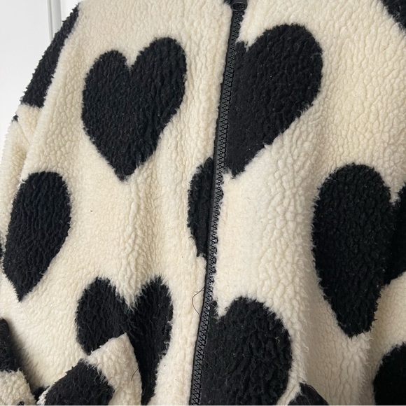 Alfric Eden B&W Hearts Sherpa Jacket - Picture 4 of 5